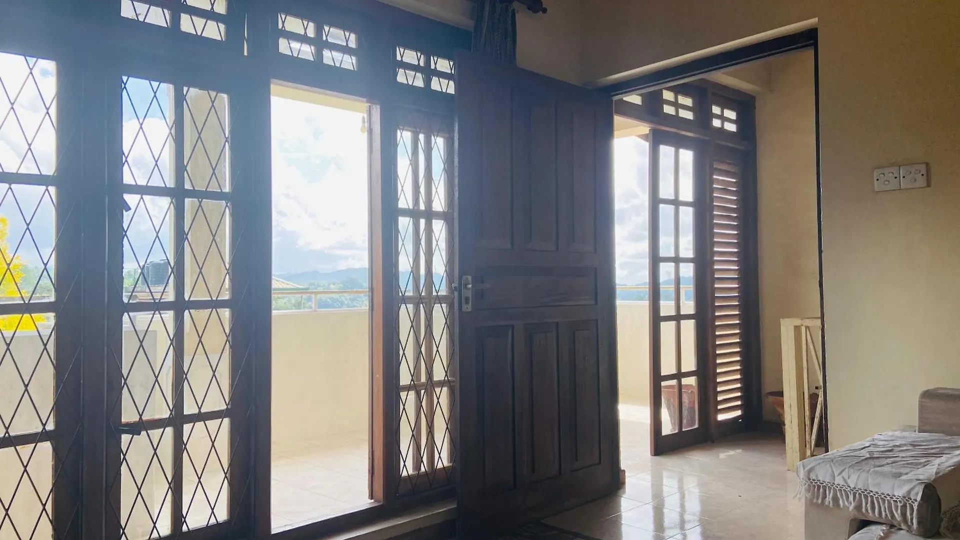 Mountain Breeze Residence Kandy