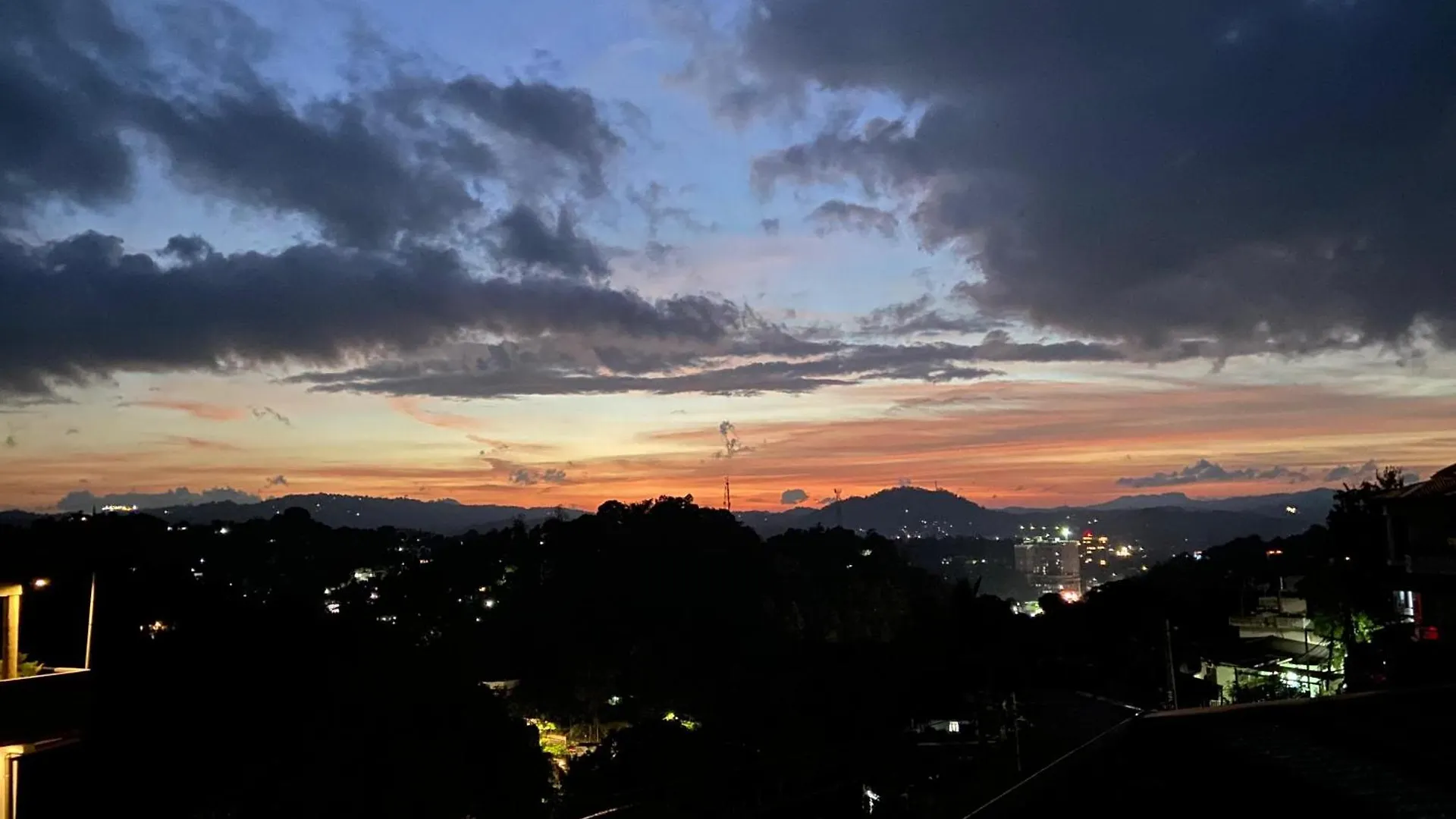 Mountain Breeze Residence Kandy 0*,